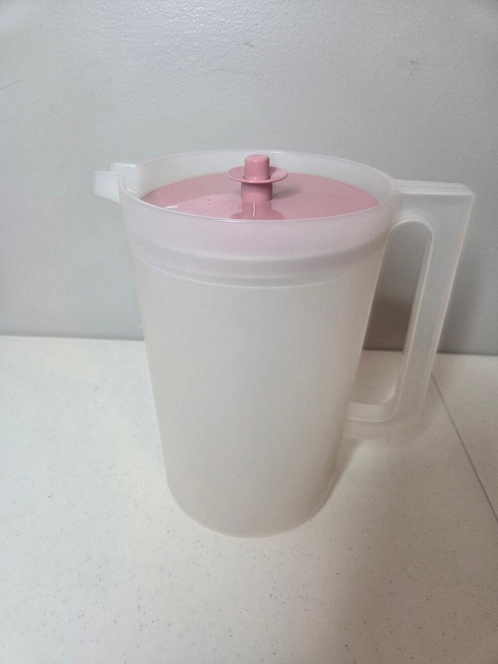 Vintage Tupperware 1 G Lg Pitcher Pink Pushbutton Lid 1460-4 USA Rare